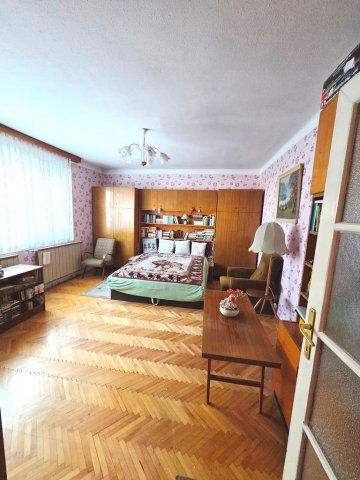 Eladó téglalakás, Budapesten, II. kerületben, Pusztaszeri úton