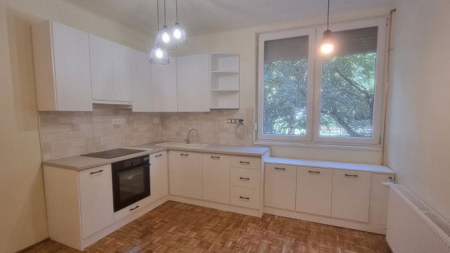 Kiadó téglalakás, albérlet, XIV. kerületben, Angol utcában