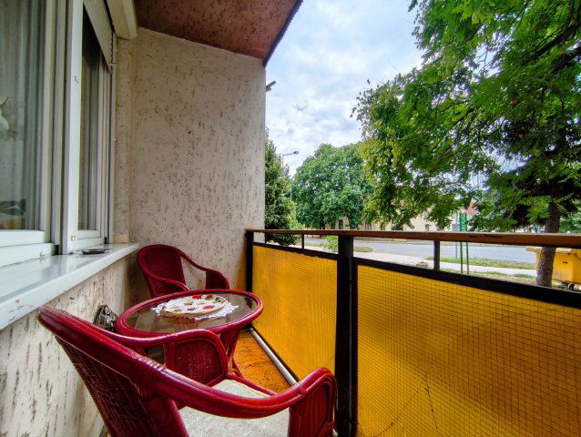 Eladó panellakás, Békésen 26 M Ft, 2 szobás