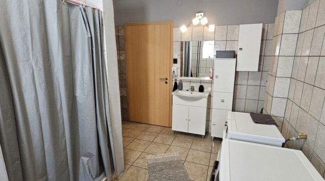 Eladó családi ház, Baksán 51.99 M Ft, 4 szobás