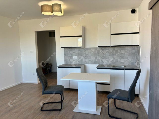 Kiadó téglalakás, albérlet, Tatabányán 180 E Ft / hó