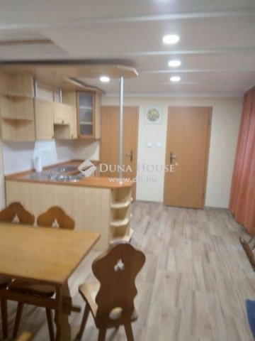 Eladó sorház, Budapesten, XVII. kerületben 192.5 M Ft, 11 szobás