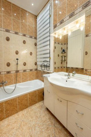 Eladó téglalakás, Budapesten, VI. kerületben 99.9 M Ft, 2 szobás