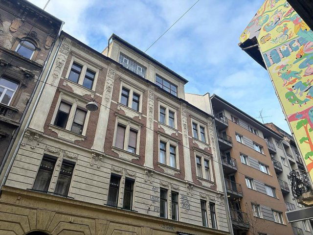 Eladó téglalakás, Budapesten, VII. kerületben, Akácfa utcában