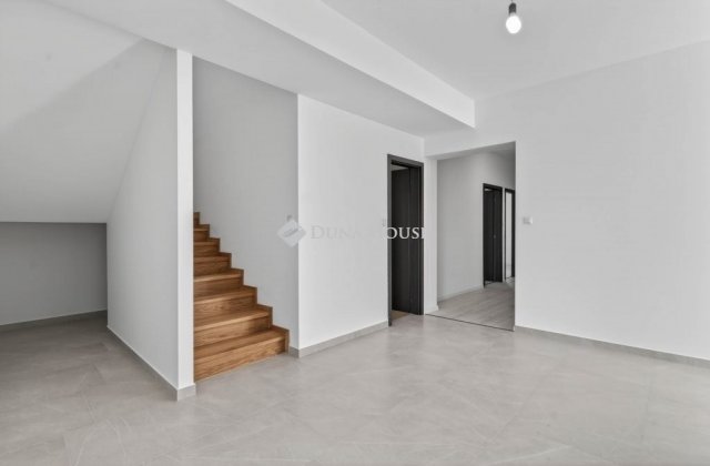 Eladó családi ház, Budakeszin 174.9 M Ft, 7 szobás