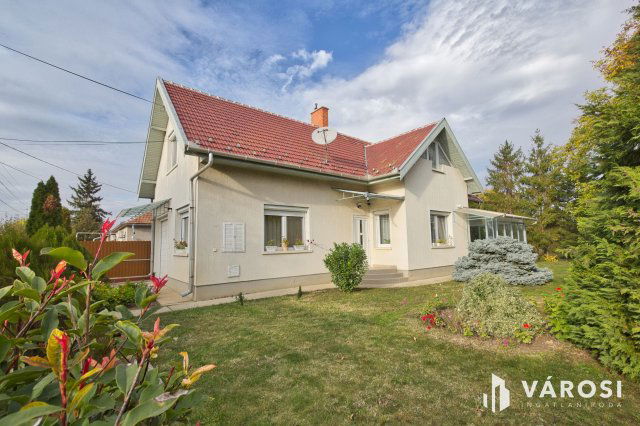 Eladó családi ház, Békéscsabán 74.9 M Ft, 5 szobás