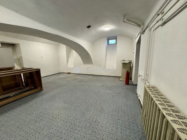 Eladó üzlethelyiség, Pacsán 250 M Ft, 4 szobás