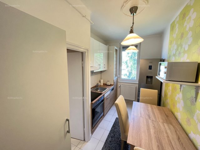 Kiadó téglalakás, albérlet, Kaposváron, Petőfi utcában