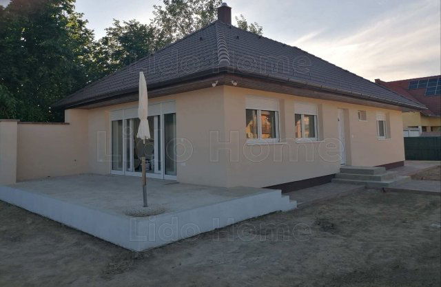 Eladó családi ház, Balatonlelleén 98 M Ft, 2 szobás