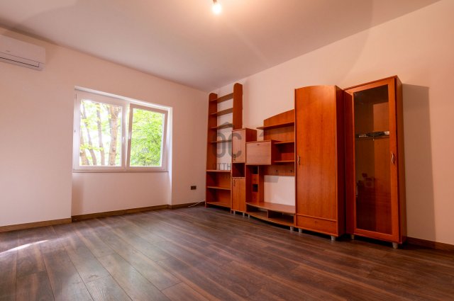 Eladó téglalakás, Székesfehérvárott 39 M Ft, 1 szobás