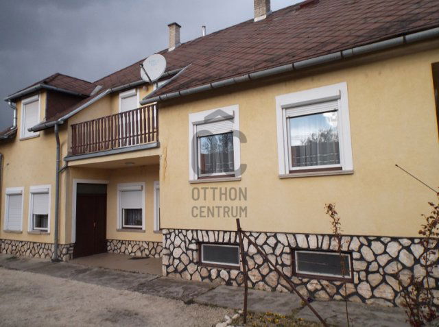 Eladó családi ház, Pápán 59 M Ft, 3 szobás