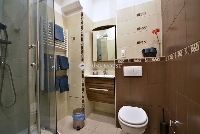 Eladó téglalakás, Budapesten, VII. kerületben 98.48 M Ft