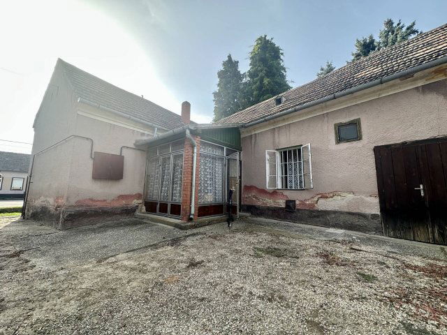 Eladó családi ház, Marcaliban 22.5 M Ft, 2+1 szobás