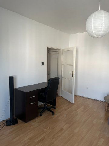 Kiadó panellakás, albérlet, Pécsett, Építők útján, 2 szobás