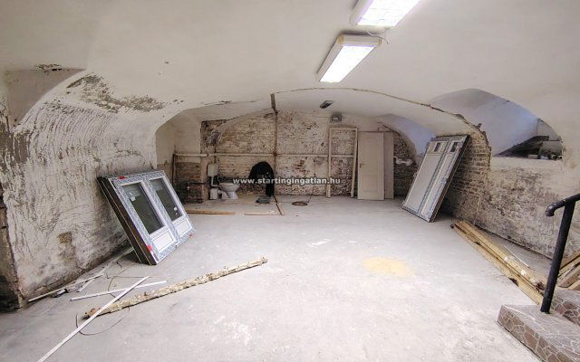 Eladó üzlethelyiség, IX. kerületben, Tűzoltó utcában