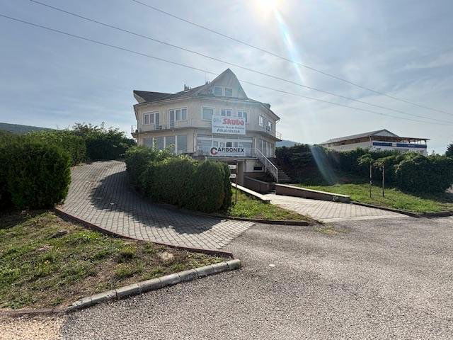 Eladó ipari ingatlan, Vértesszőlősön 425 M Ft, 36 szobás