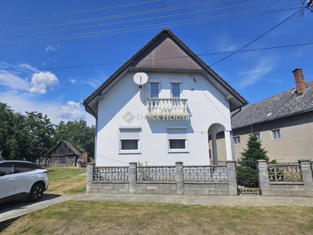 Eladó családi ház, Felsőszentmártonon 44.9 M Ft, 5 szobás