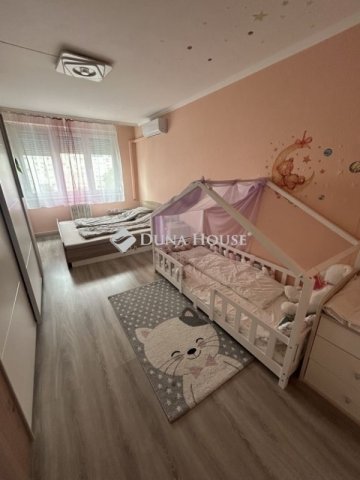 Eladó panellakás, Budapesten, III. kerületben 64.9 M Ft, 2 szobás