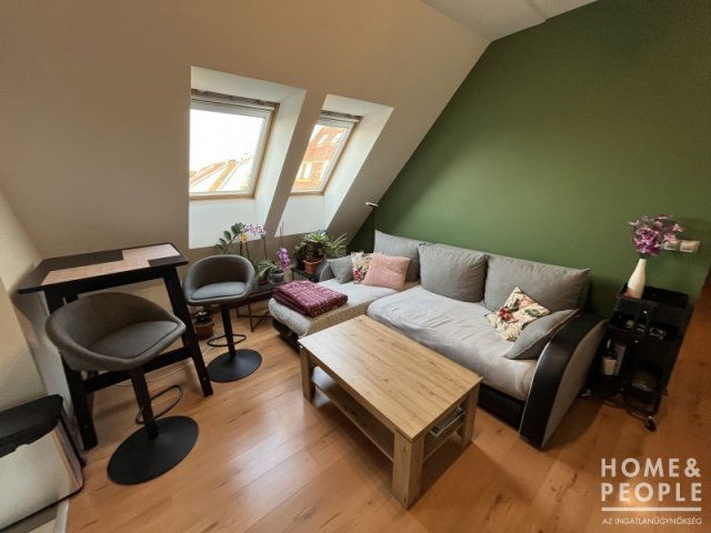 Eladó téglalakás, Szegeden 51.99 M Ft, 1+1 szobás