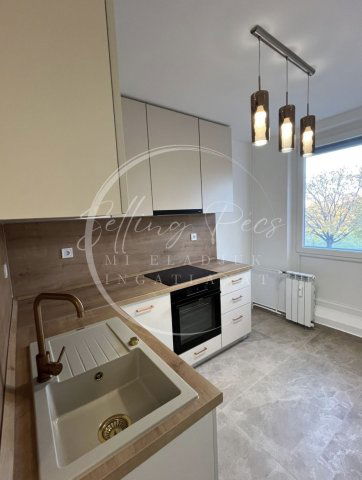 Eladó téglalakás, Pécsett, Esztergár Lajos utcában 63.9 M Ft