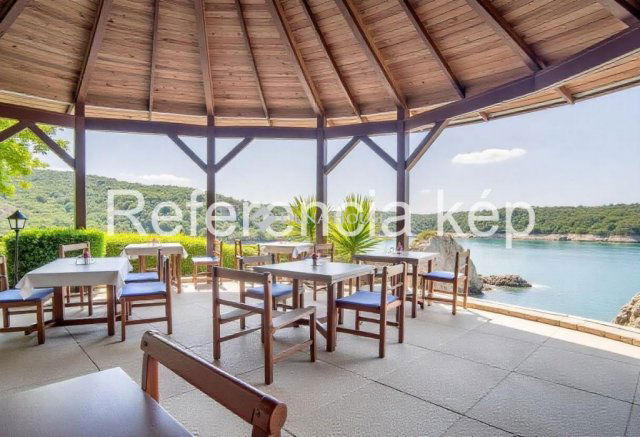 Eladó üzlethelyiség, Gyékényesen 449 M Ft, 10 szobás