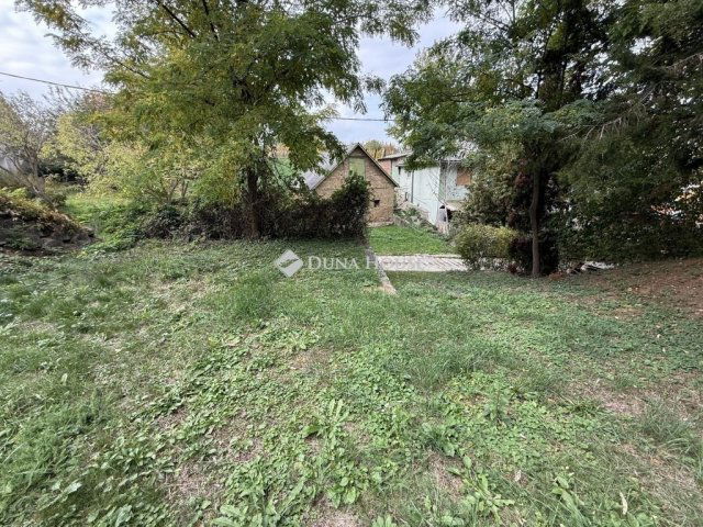 Eladó nyaraló, Nyergesújfaluban 9.9 M Ft, 2 szobás