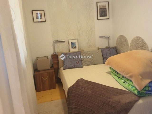 Eladó nyaraló, Pilisszántón 64.5 M Ft, 2 szobás