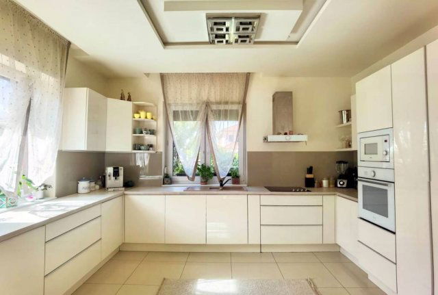 Eladó ikerház, Nyíregyházán 154.9 M Ft, 5 szobás