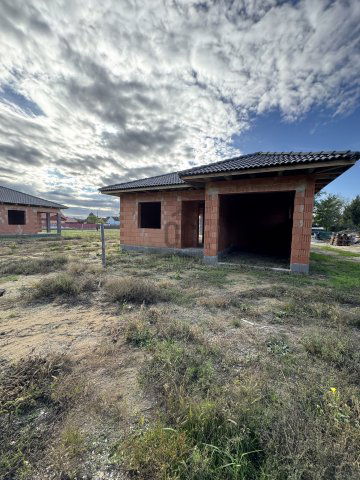 Eladó családi ház, Nyíregyházán 34.8 M Ft, 3 szobás