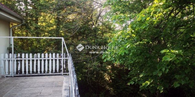 Eladó családi ház, Nagykovácsiban 156 M Ft, 5 szobás