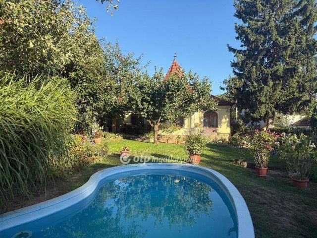 Eladó családi ház, Budapesten, II. kerületben 259 M Ft, 5 szobás