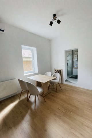 Eladó téglalakás, Pécsett 69.9 M Ft, 3 szobás