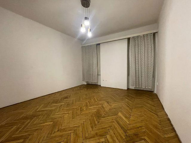 Kiadó téglalakás, albérlet, VII. kerületben, Rákóczi úton