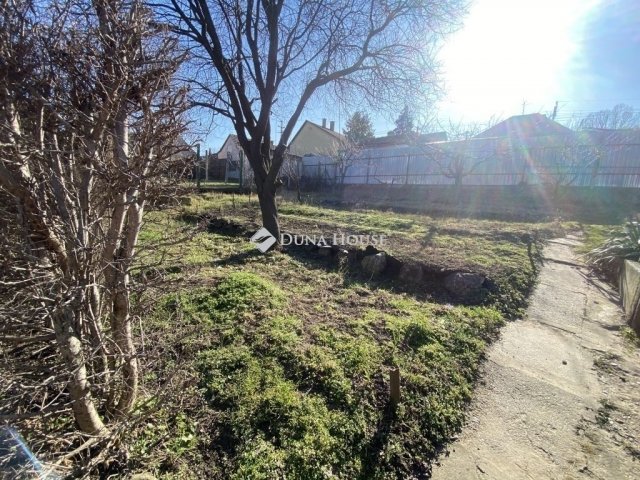 Eladó családi ház, Pécelen 55 M Ft, 3 szobás