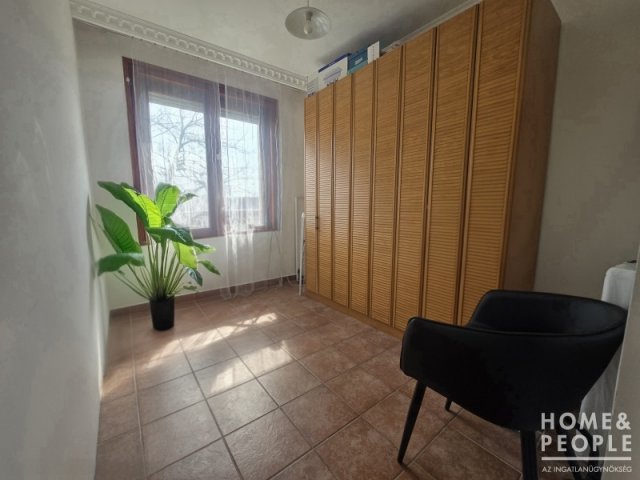 Eladó családi ház, Hódmezővásárhelyen 82 M Ft, 5+1 szobás