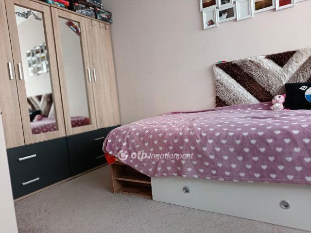 Eladó panellakás, Berettyóújfaluban 49 M Ft, 2 szobás