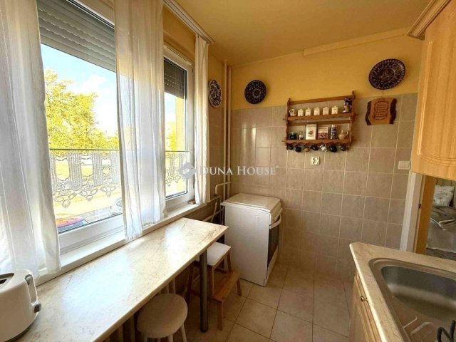 Eladó panellakás, Kecskeméten 49 M Ft, 2 szobás