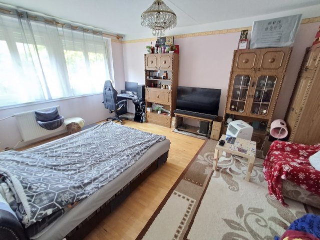 Eladó panellakás, Cegléden 42.99 M Ft, 2 szobás