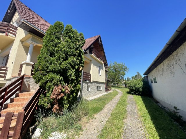 Eladó családi ház, Felsőörsön 159.5 M Ft, 5 szobás