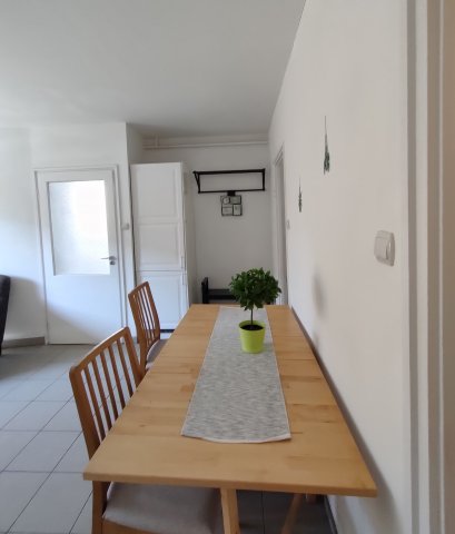 Eladó családi ház, Budapesten, III. kerületben 69.4 M Ft