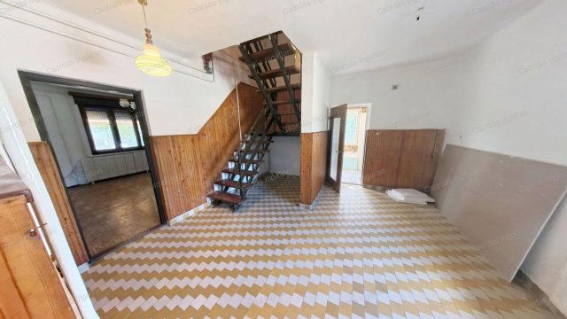 Eladó családi ház, Enyingen 38 M Ft, 5+1 szobás