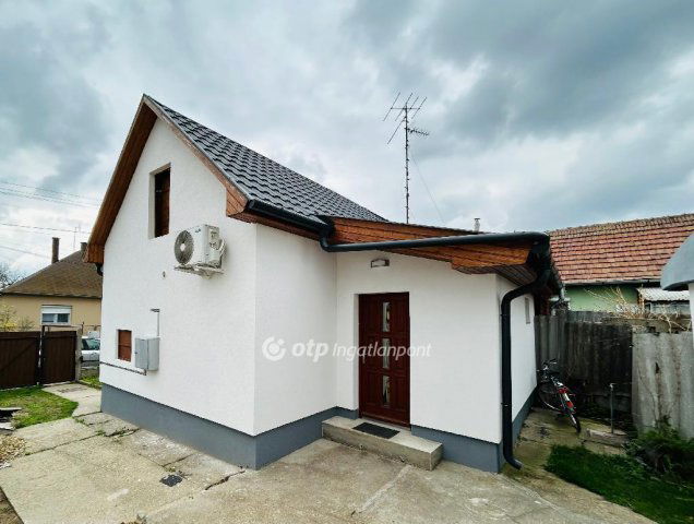 Eladó családi ház, Debrecenben 55.5 M Ft, 2 szobás