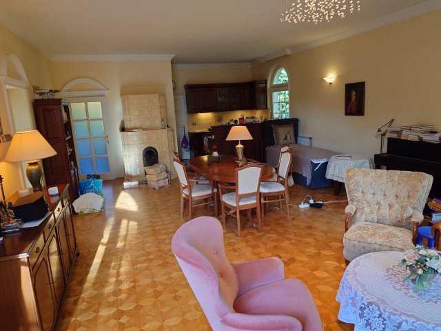 Eladó családi ház, Piliscsabán 188.8 M Ft, 6 szobás