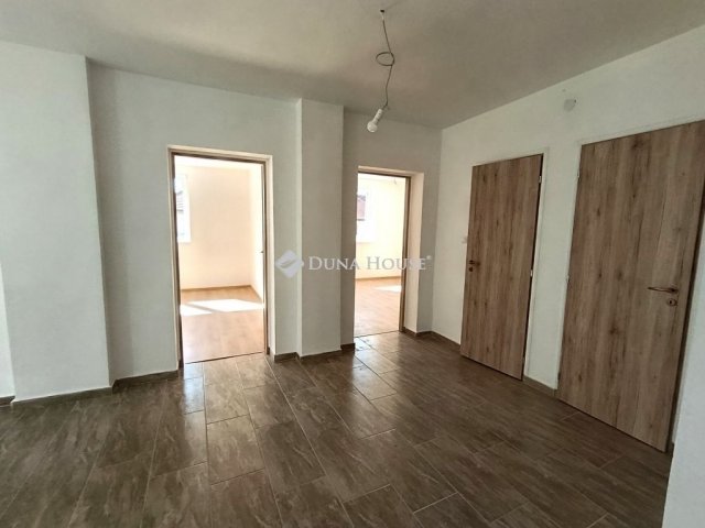 Eladó családi ház, Bagon 74.9 M Ft, 5 szobás