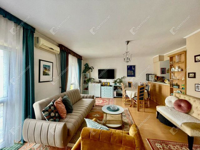 Eladó téglalakás, Székesfehérvárott 78 M Ft, 4 szobás