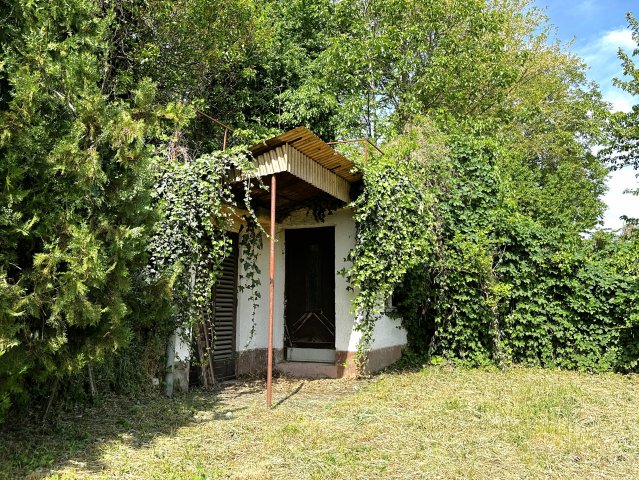 Eladó nyaraló, Dunaújvárosban 8 M Ft, 1 szobás
