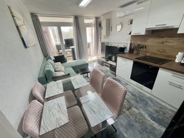 Eladó nyaraló, Balatonföldváron 40 M Ft, 2 szobás