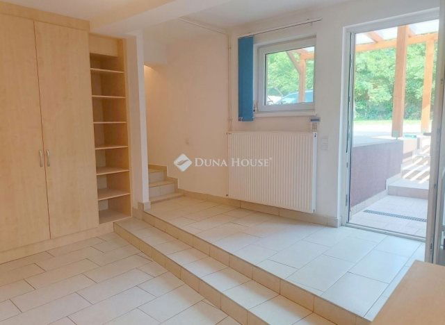 Eladó családi ház, Budapesten, X. kerületben 265 M Ft, 7 szobás