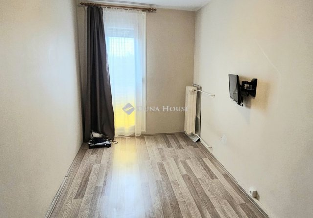 Eladó panellakás, Pécsett, Magyar Lajos utcában 61 M Ft