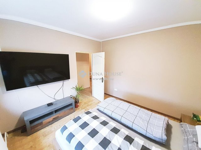 Eladó panellakás, Oroszlányban 25.9 M Ft, 2 szobás